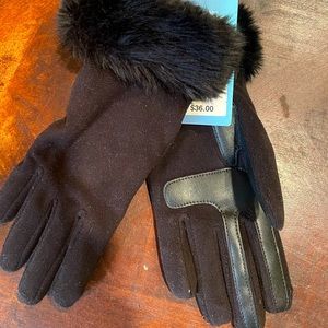 Isotoner woman’s gloves